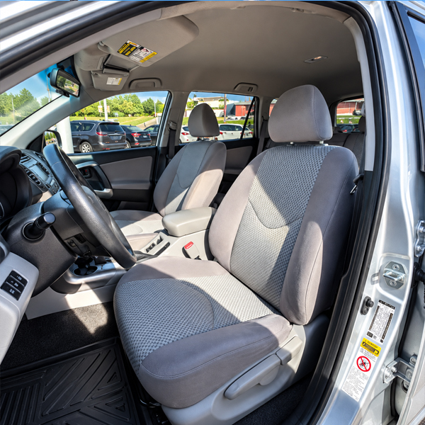 Rav4-int-1